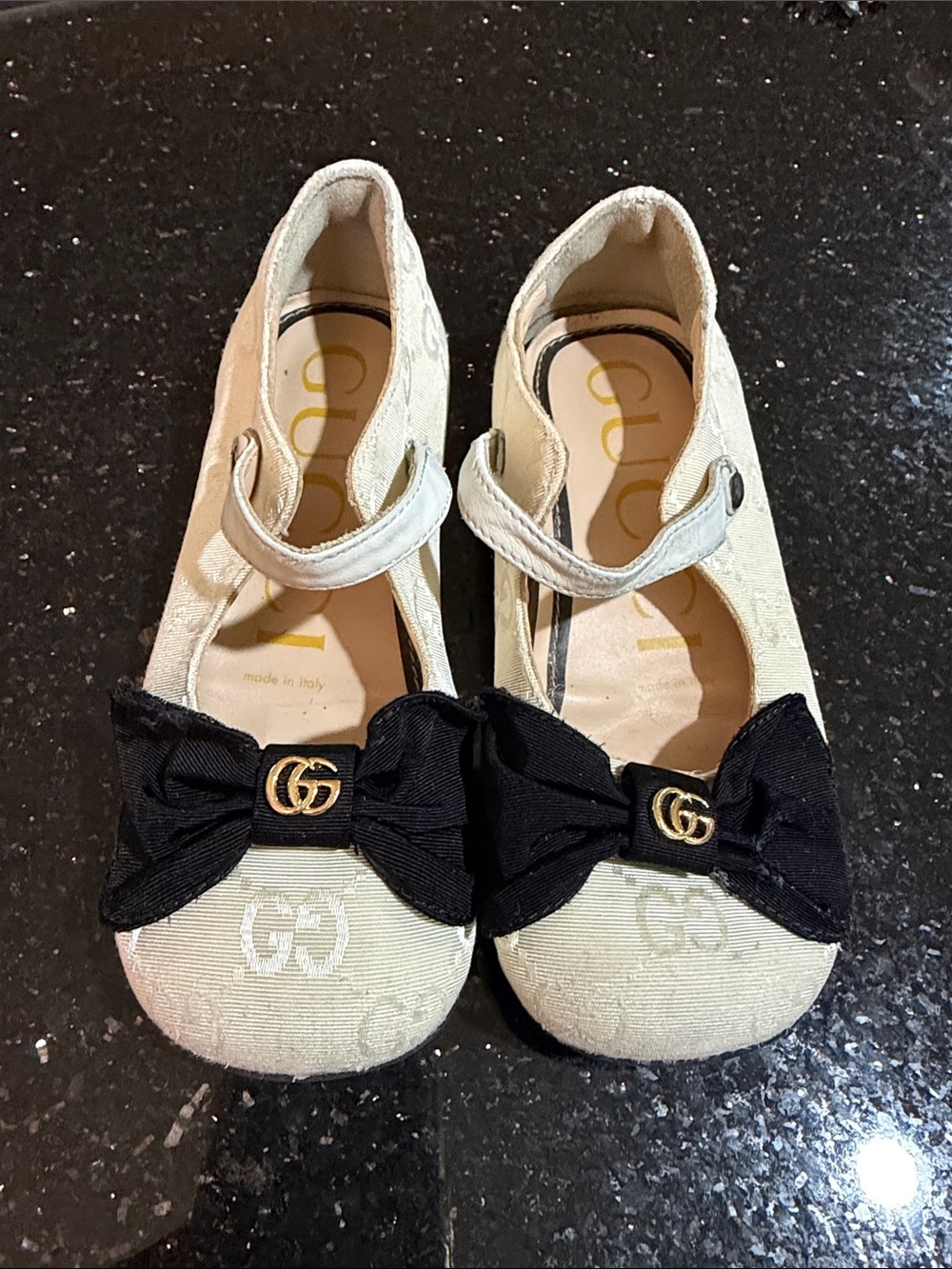 Gucci Cream Canvas Girls' Mary Jane Shoes with Black Bow